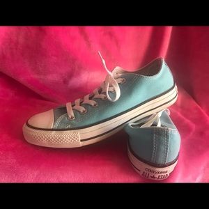 Brand new “Chuck’s “ by Converse sz 8